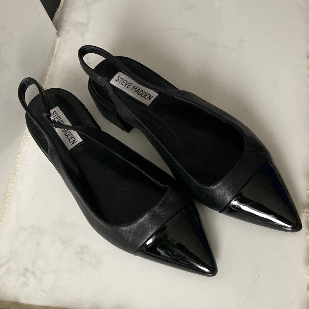 Steve Madden size 7 Slingback Black Leather Shoes EUC